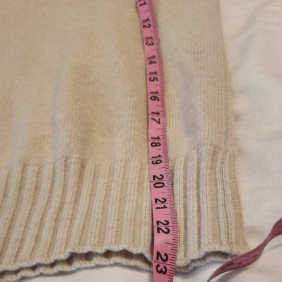 Cashmere Vintage Cream Cowl Neck Sweater with Ribbed Detailing - Picture 7 of 7